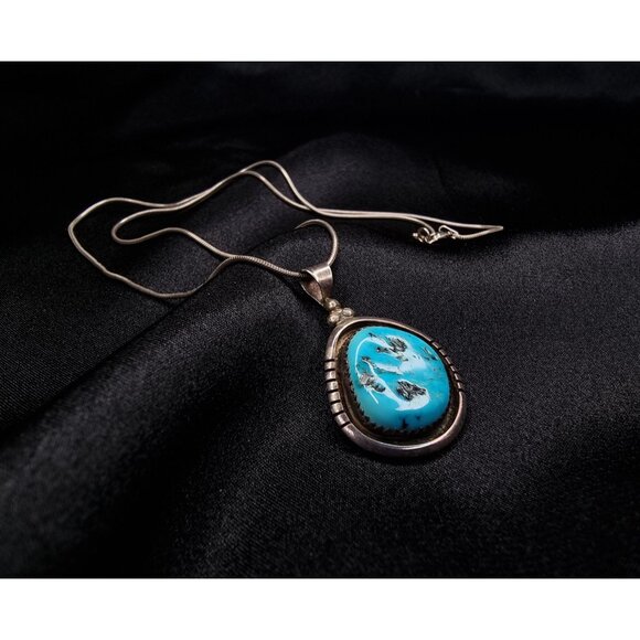 Vintage Native American Blue Turquoise Pendant On Sterling Silver Chain Necklace - Picture 2 of 5
